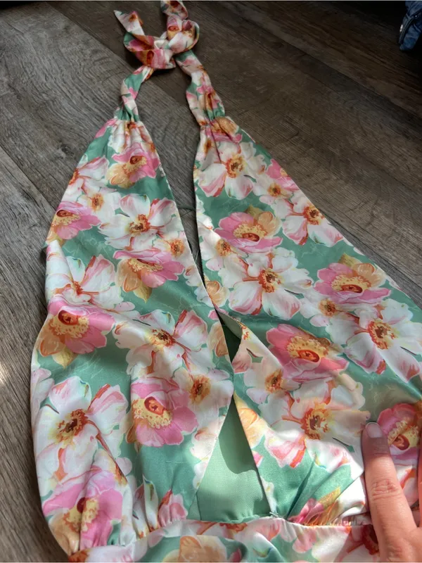 Astr Giova Floral Halter Midi Dress - Medium - Image 6
