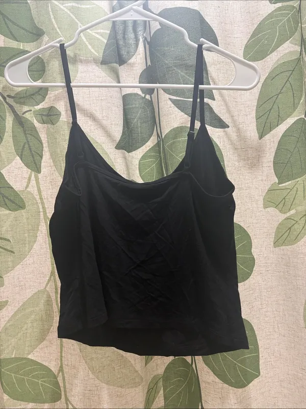 Black Women's Cami Cropped Tank Top - Image 4