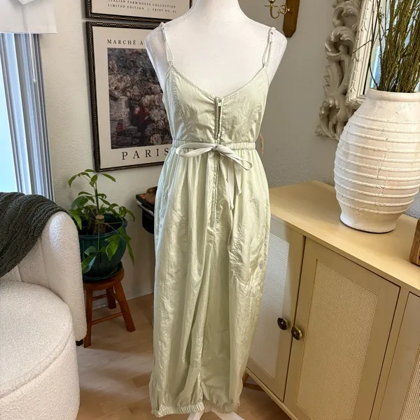 Free people MOVEMENT Down to Earth Onesie Jumpsuit Barely‎ There Green Sz XS NWT - Image 3