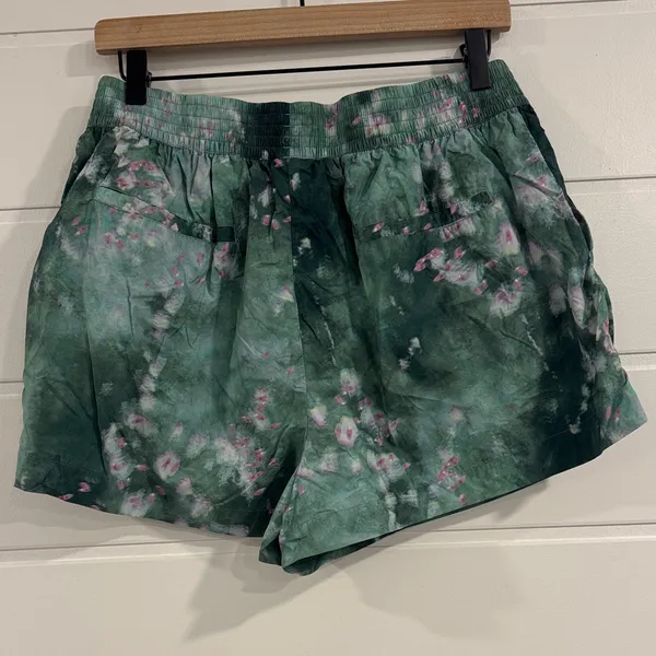 Sweaty Betty Green and Pink Tie-Dye Athletic Shorts - Image 4