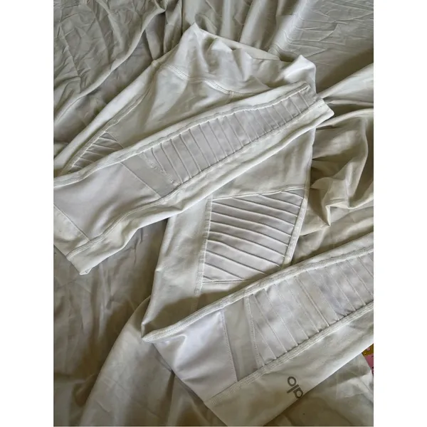 ALO Yoga White High-Waist Moto Ribbed Leggings - Image 5