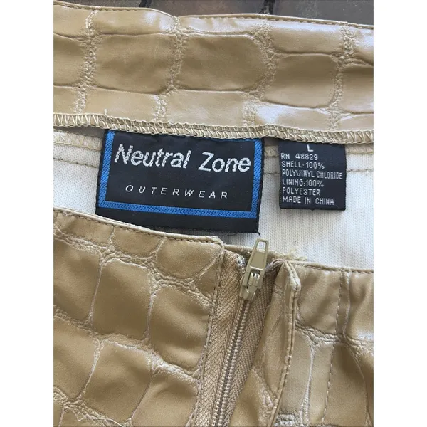 Neutral Zone Croc Embossed Faux Leather Pants Womens Size L Tan Y2K Flare PVC - Image 4
