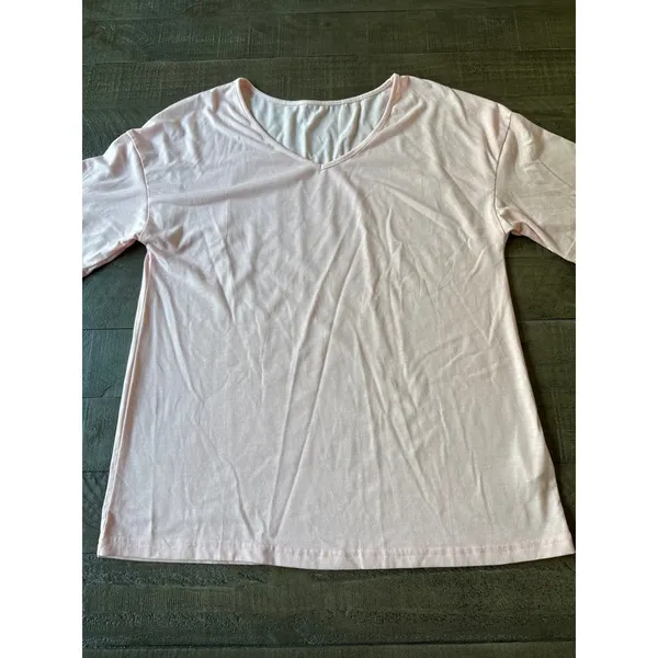 Women's Pink‎ V Neck Short Sleeve Tee Size Large - Image 3