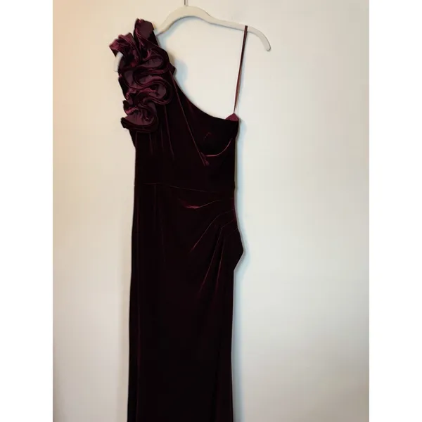 Xscape Burgundy Wine Ruffle One-Shoulder Velvet Gown Size 8 $258 NEW - Image 6