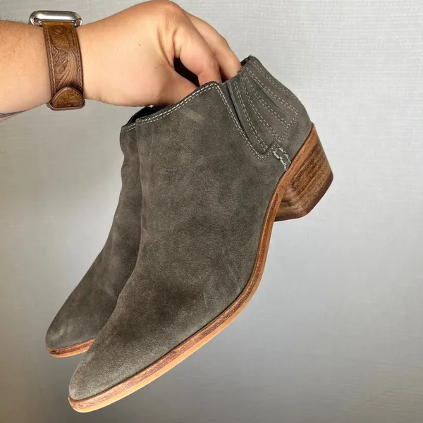 Dolce Vita Suede Ankle Boots Pointed Toe Stacked Heel Grey Olive Womens 9.5 M‎ - Image 3