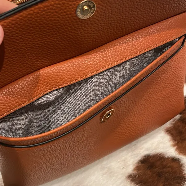 Light brown vegan leather crossbody purse - Image 7