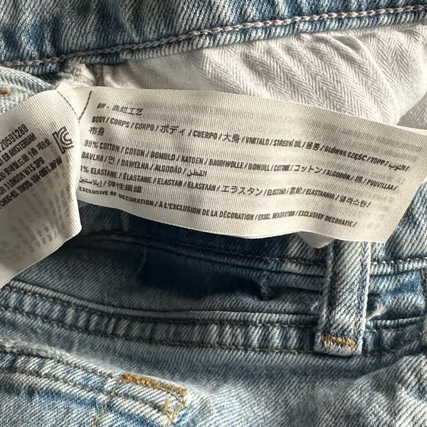 Abercrombie and Fitch Asymmetrical Fly 90s Straight Ultra High Rise Jeans SHORT - Image 7
