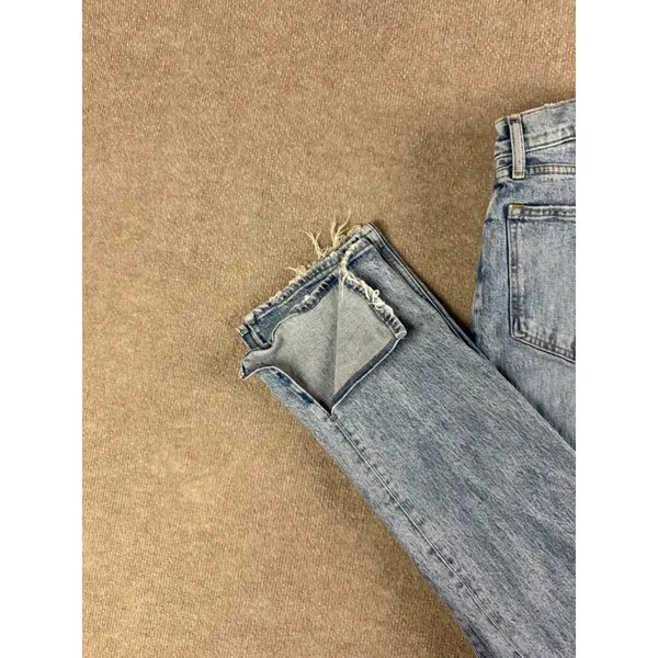 Abercrombie& Fitch Ultra High Rise 90s Straight Jeans Light Wash 30/10 Side Slit - Image 3