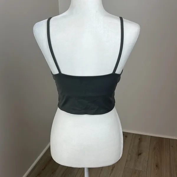 Grey Cropped Workout Tank (Unknown Brand) Size L - Image 3