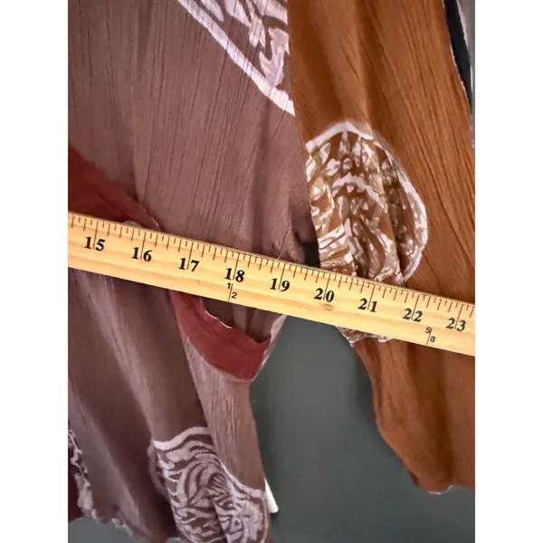 Globe Trotter Bali Women Brown Batik Asymmetrical Button Crinkle‎ Top Large - Image 6