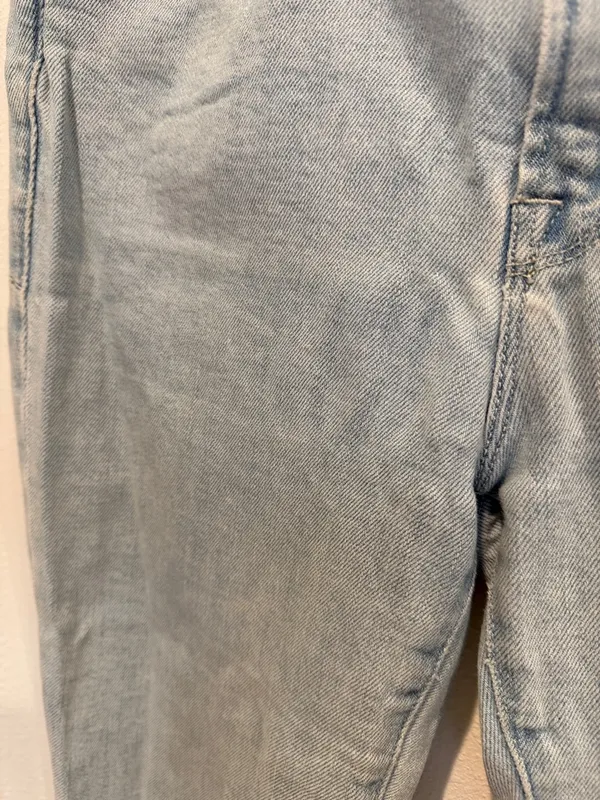 Good American Light Wash Cropped Jeans with Raw Cuffs - Image 3