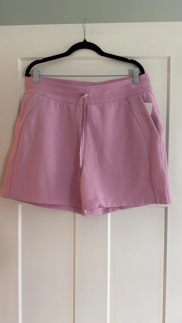 lululemon Size 12 Scuba High-Rise 5” Shorts - Image 2