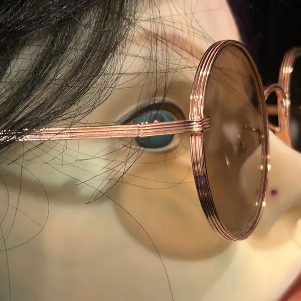 Round Gold Sunglasses Unisex - Image 13