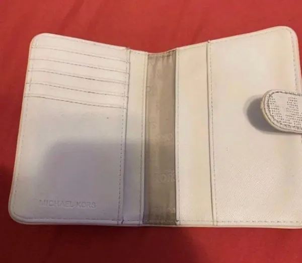 Michael Kors 100% Authentic Tote! - Image 6