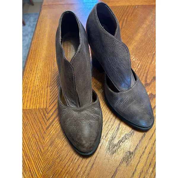 Free People x Jeffrey Campbell deep‎ v ankle leather heeled booties Sz 6 gray - Image 3