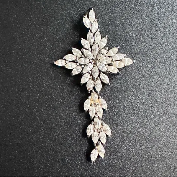 Silver And Rhinestone Cross Necklace Pendent - Image 3