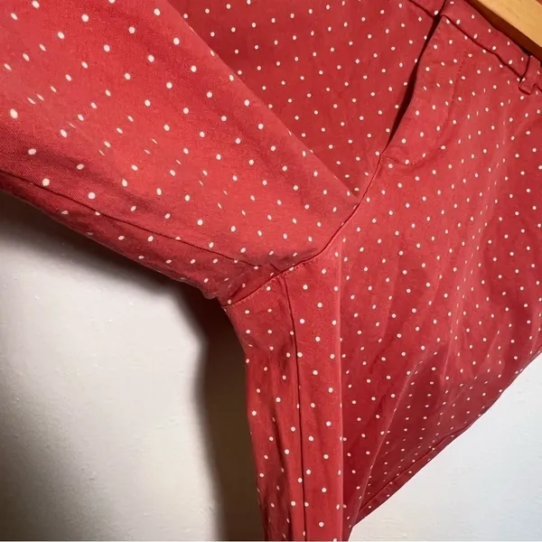Old Navy Women's Size 6 Pixie High Rise Ankle Pant Gooseberry Red Pink Polka Dot - Image 6