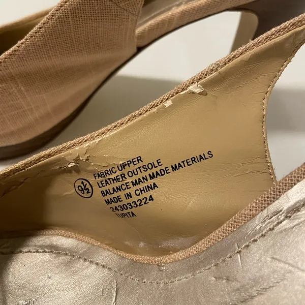 Isaac Mizrahi tan peep toe‎ heels — size 9.5 - Image 4