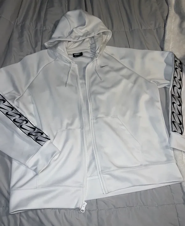 Nike Sweatshirt - Image 2