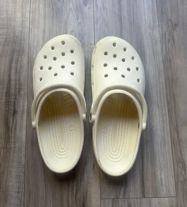 Crocs - Image 2