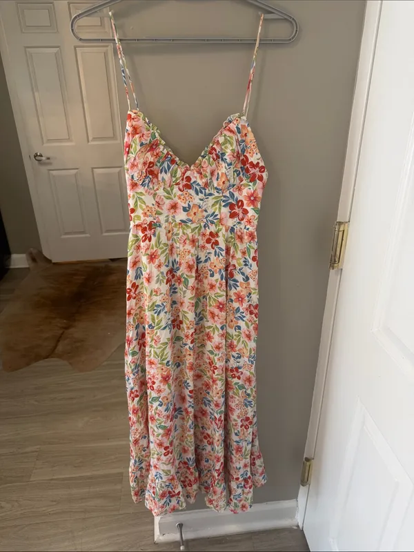$99 Selfie Leslie x Indikah Floral Midi Dress - NWOT, Size Small - Image 2