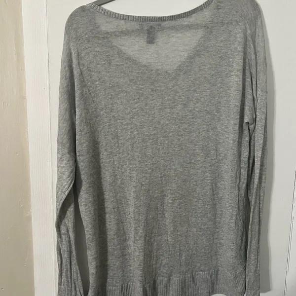 GAP Light Gray Knit Top - Image 4