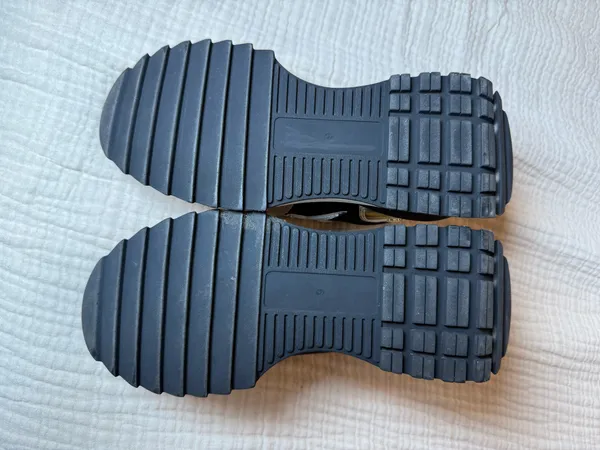 Vintage Havana Sneakers - Image 5