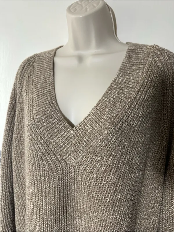 a new day Taupe V-Neck Chunky Knit Sweater - Image 6