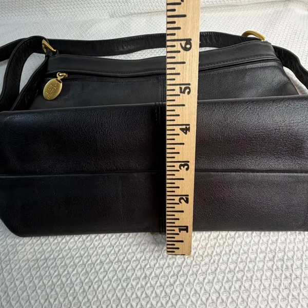 Stone Mountain Black Leather Crossbody Bag Gold Hardware Adjustable Strap - Image 3