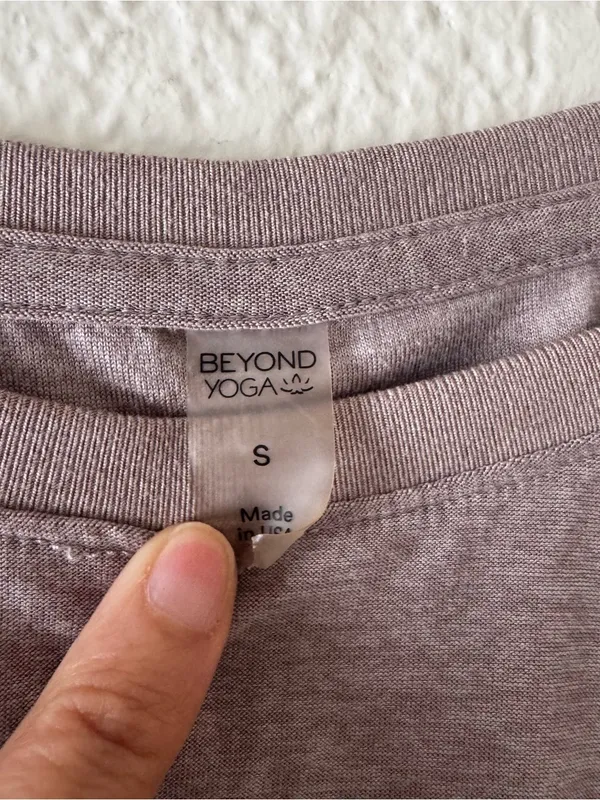 Beyond Yoga featherweight daydreamer pullover - Image 6