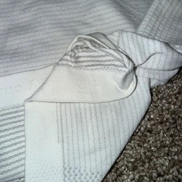 Lululemon Swiftly Tech Long Sleeve 2.0 Women 4 White Good Thumbholes Running - Image 4