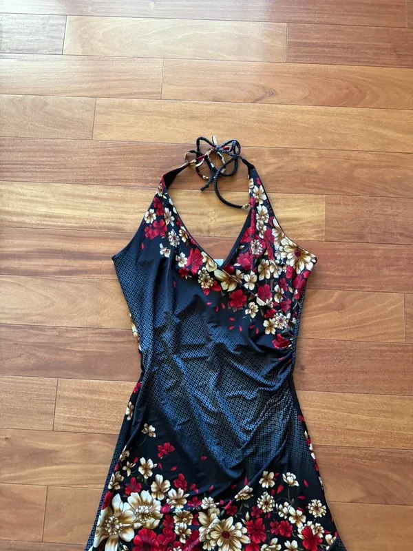 Y2K Knitenjin Black and Red Floral Halter Dress - Image 2