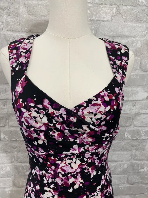 White House Black Market sleeveless floral print sheath dress - Image 3