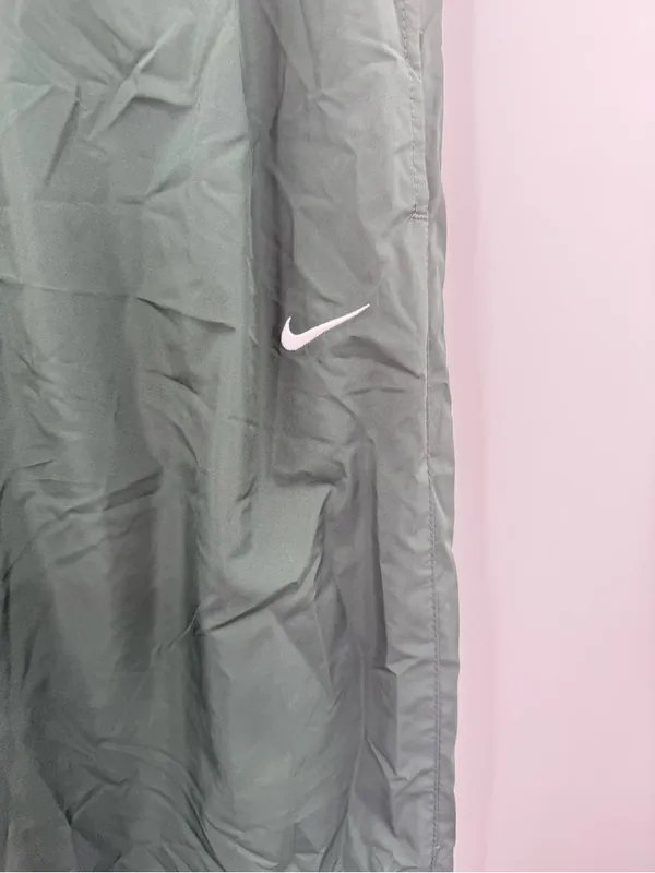 Nike Sportswear Classic Wovens Women's UV Protection Mid-Rise Loose Joggers Smal - Image 3