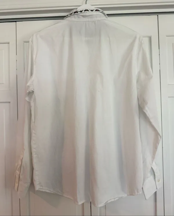 Northern Isles white cotton holly embroidered neckline button down 16 - Image 7