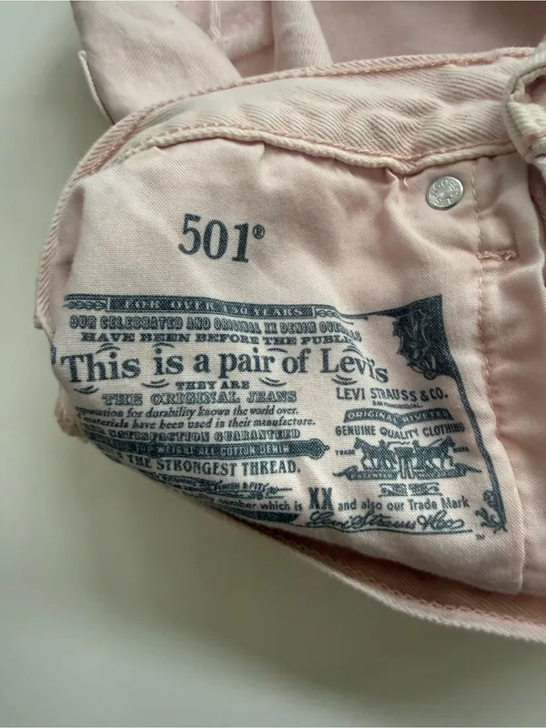 Levi’s 501 Cut-Off Jean Shorts Pale Pink Size 26 - Image 4