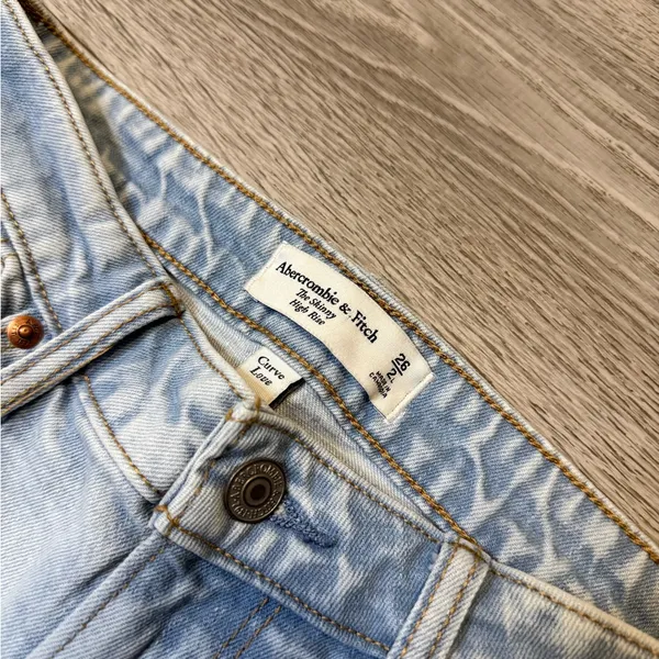 •Abercrombie & Fitch• The Skinny High Rise Jeans - Image 5