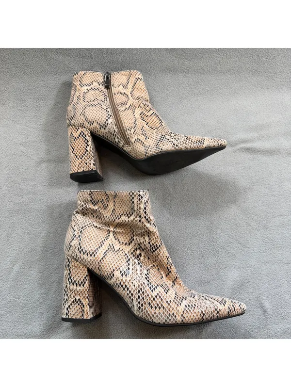 Women’s Size 6 Fux Snakeskin Pointed Toe Block Heel Ankle Boots Tan Brown - Image 3