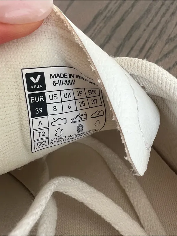 SINGLE RIGHT SHOE Veja Campo Leather Sneaker in Extra White / Natural Suede - Image 6