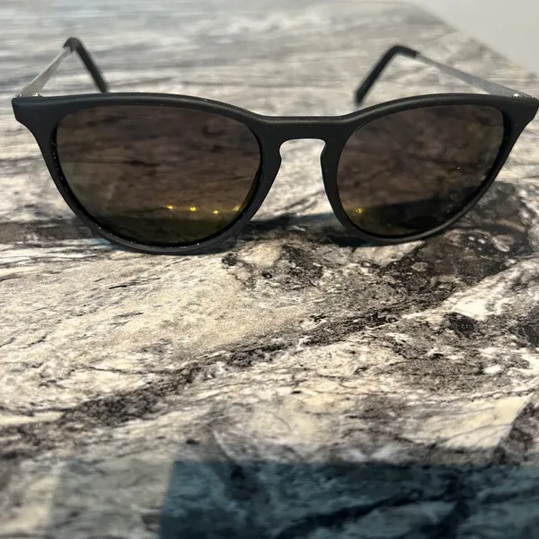 Stylish Black Sunglasses - Image 6