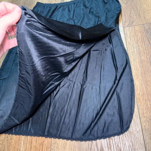 Vintage Half Slip Skirt Womens L Black Nylon Lace Trim Made USA 90s Slit gothic - Image 8