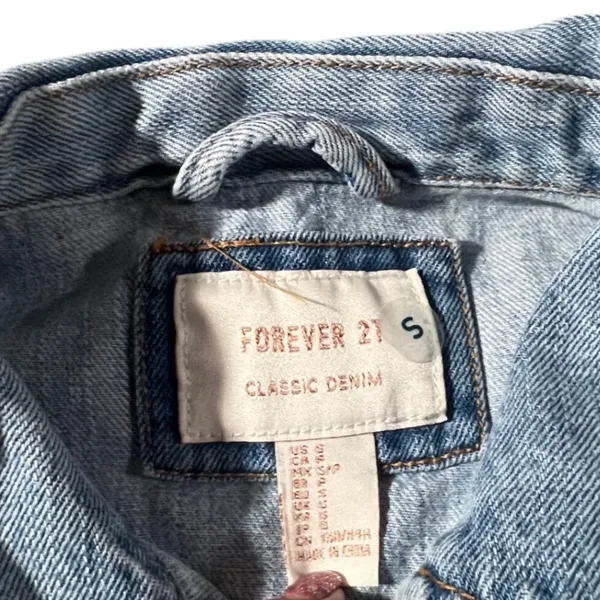 Forever 21 Classic Denim Jacket Womens‎ S Light Blue Cotton Trucker Jacket - Image 2