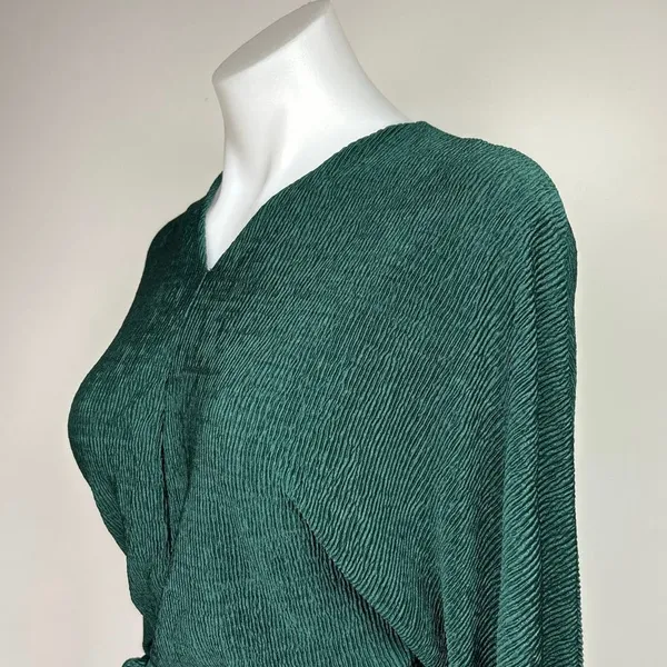 All in Favor Emerald Green V Neck Long Sleeve Crinkle Tie Waist Midi Dress Sz S - Image 4