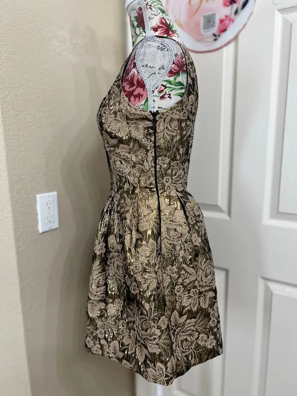 Soieblu Gold Metallic Floral Fit-and-Flare Dress size S - Image 4