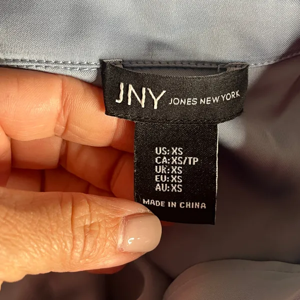 Jones New York Women's Blue Satin Long Sleeve Button‎ Career Blouse Size XS - Image 4