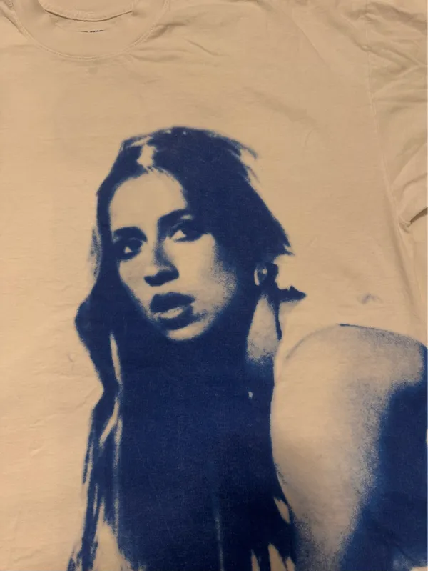 Tate McRae Tshirt White Size XL - Image 2