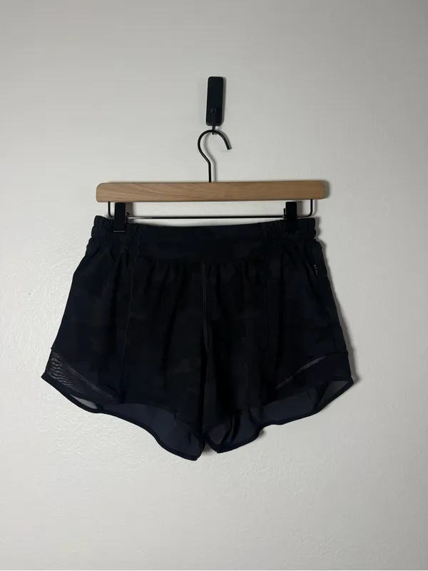 Lululemon Hotty Hot Short II *Long 4" Heritage 365 Camo Deep Coal Multi / Black - Image 2