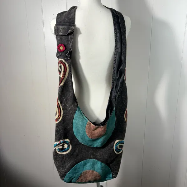 Rising International Vintage Art Deco Embroidered Floral Pattern Crossbody Tote - Image 5