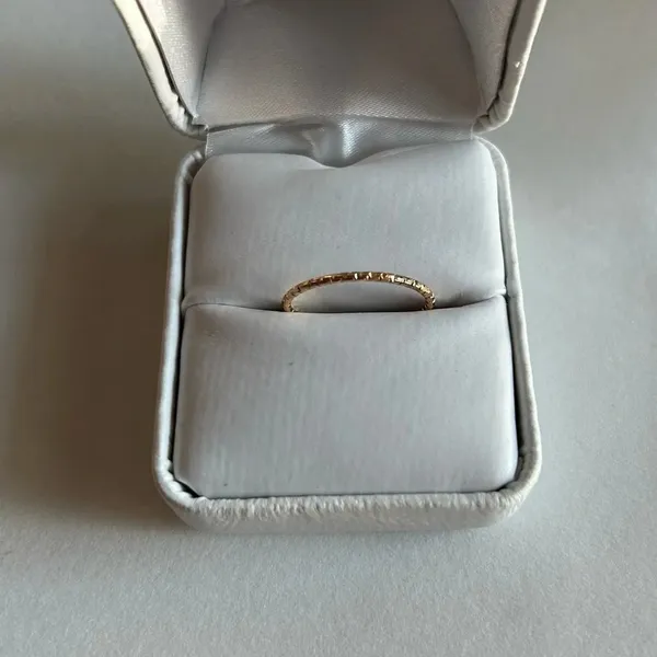 3/$20 Gold Tone Indented Circle Thin Ring Size 6/7 - Image 2