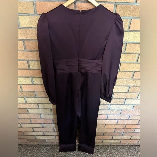 NWT Mac Duggal Front Twist Puff Sleeve Deep V Jumpsuit Size 2 Plum #2647 - Image 10